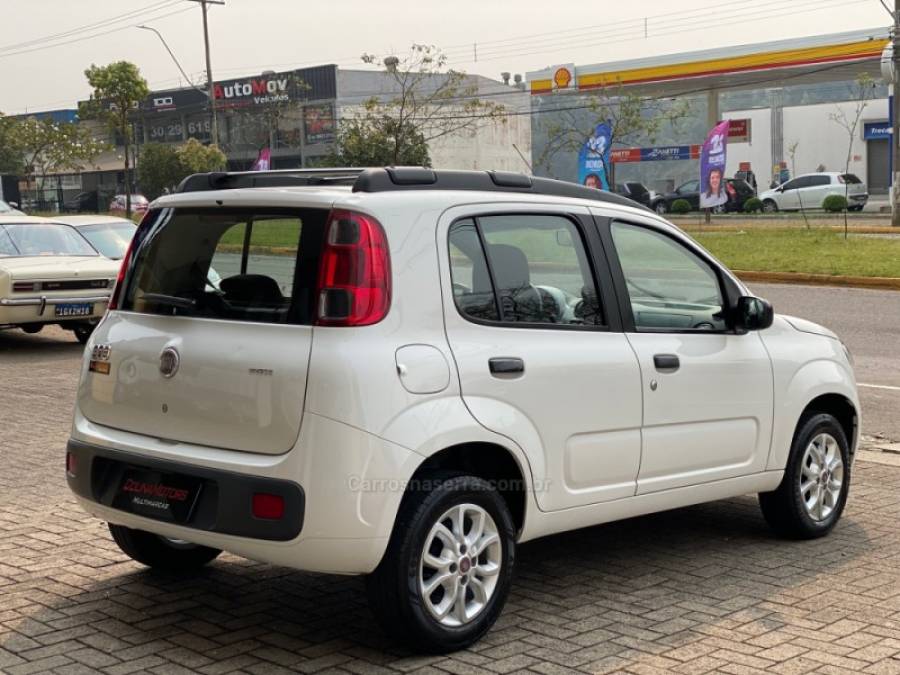 FIAT - UNO - 2013/2014 - Branca - R$ 36.900,00