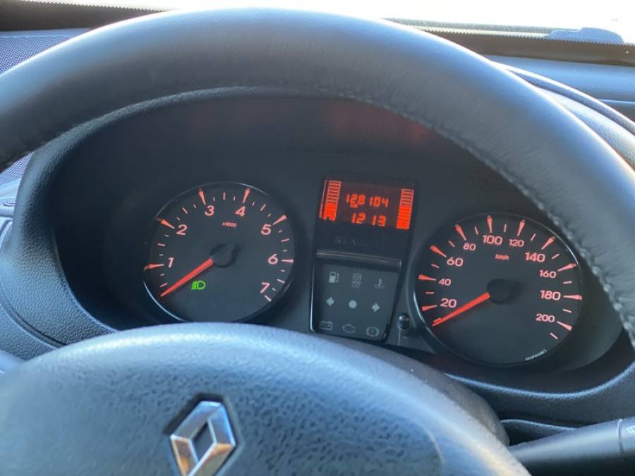RENAULT - KANGOO - 2014/2015 - Branca - R$ 46.900,00
