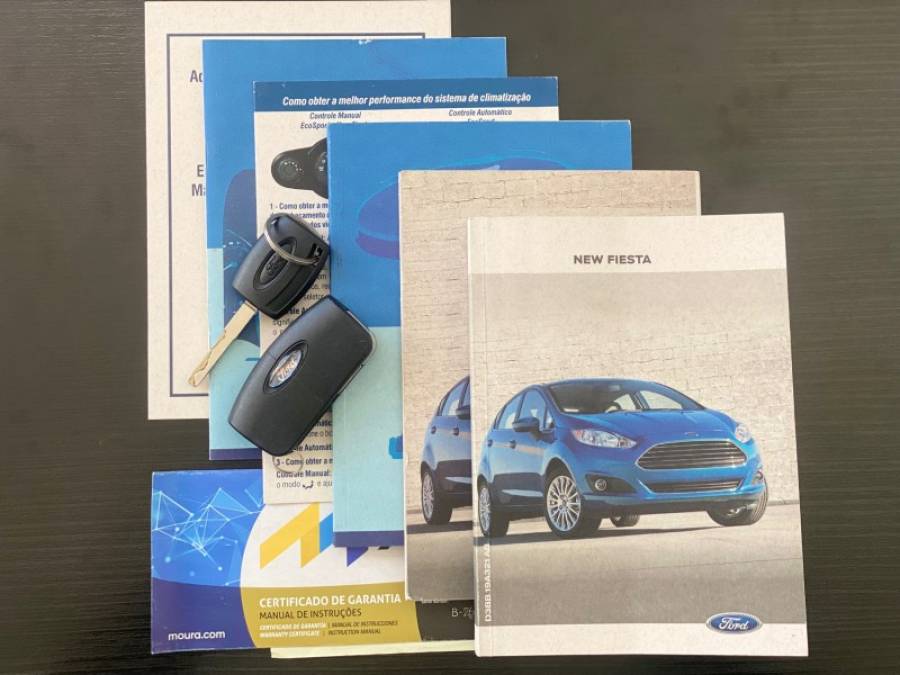 FORD - FIESTA - 2015/2015 - Prata - R$ 45.900,00