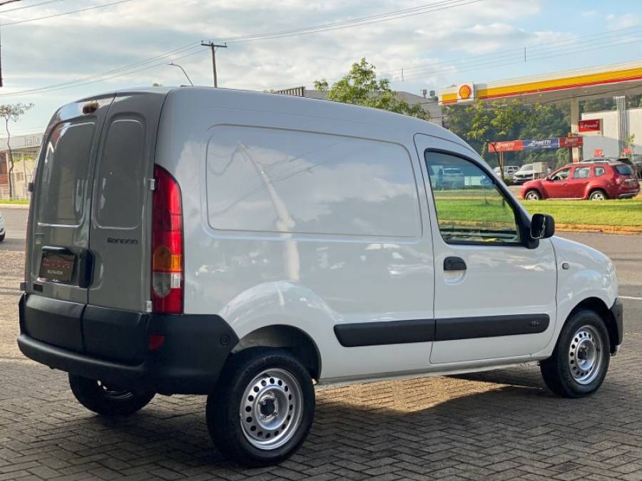 RENAULT - KANGOO - 2017/2018 - Branca - R$ 61.900,00