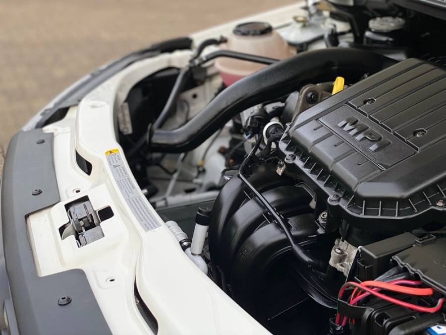 VOLKSWAGEN - GOL - 2020/2020 - Branca - R$ 47.900,00