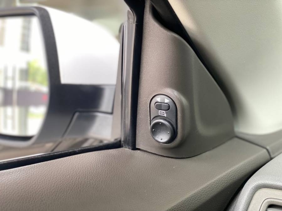 CHEVROLET - COBALT - 2012/2013 - Branca - R$ 42.900,00