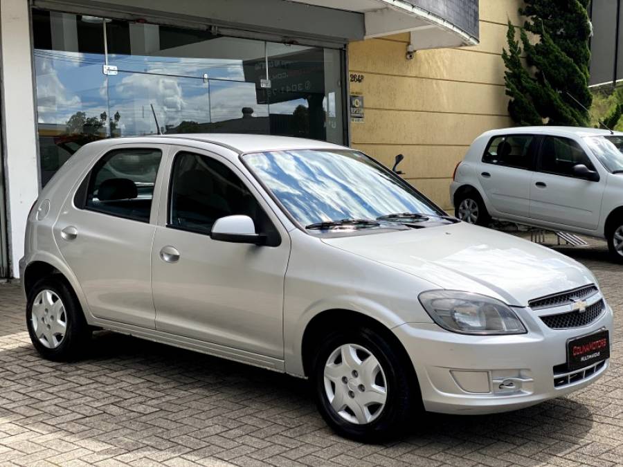 CHEVROLET - CELTA - 2013/2013 - Prata - R$ 35.900,00