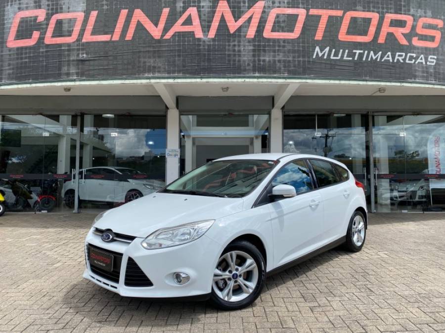 FORD - FOCUS - 2014/2015 - Branca - R$ 57.900,00
