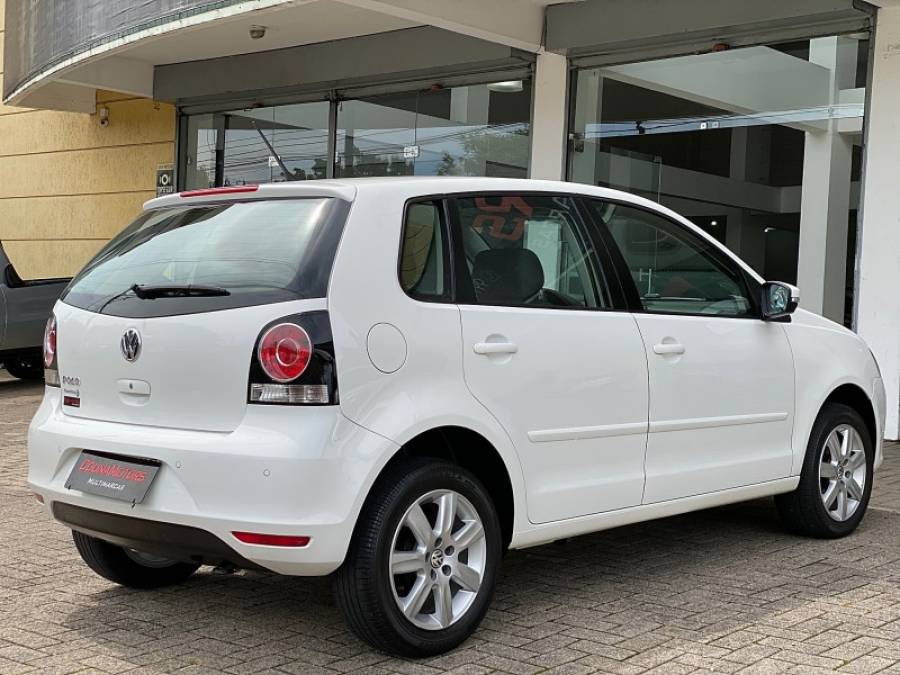 VOLKSWAGEN - POLO - 2012/2013 - Branca - R$ 47.900,00