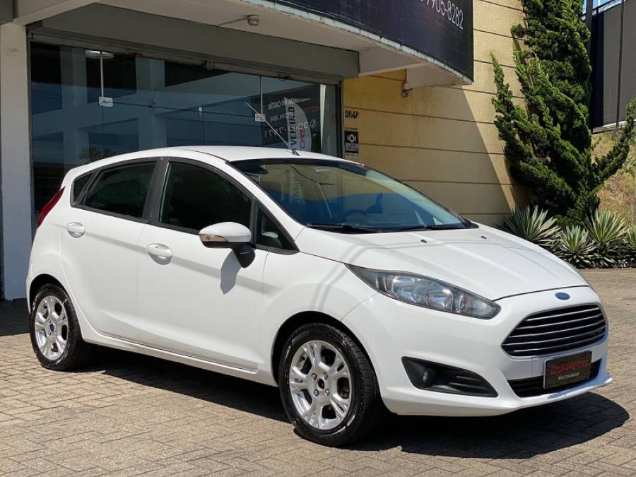 FORD - FIESTA - 2016/2016 - Branca - R$ 51.900,00