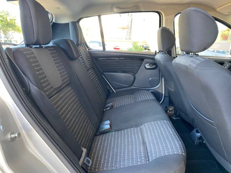 RENAULT - SANDERO - 2012/2013 - Prata - R$ 42.900,00