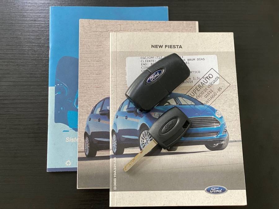 FORD - FIESTA - 2014/2014 - Branca - R$ 46.900,00