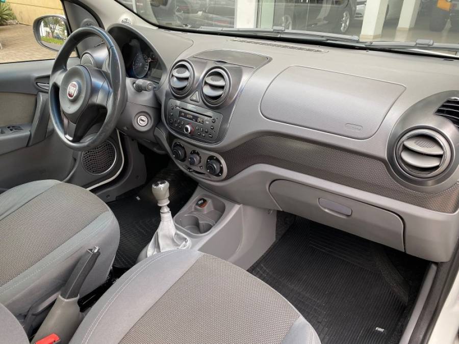 FIAT - PALIO - 2013/2013 - Branca - R$ 39.900,00