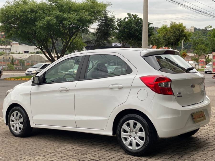 FORD - KA - 2016/2017 - Branca - R$ 43.900,00