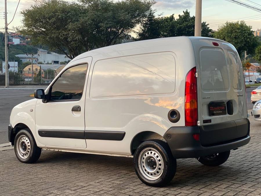 RENAULT - KANGOO - 2014/2015 - Branca - R$ 45.900,00