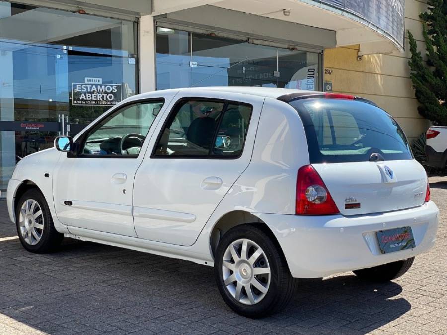 RENAULT - CLIO - 2010/2011 - Branca - R$ 25.900,00