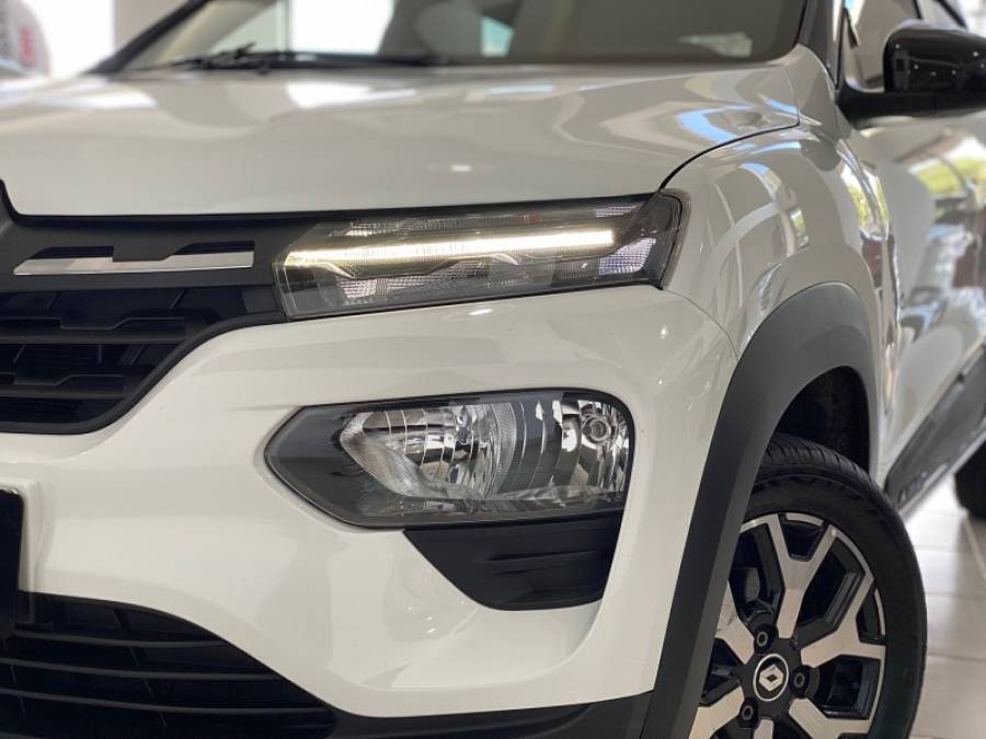 RENAULT - KWID - 2022/2023 - Branca - R$ 53.900,00