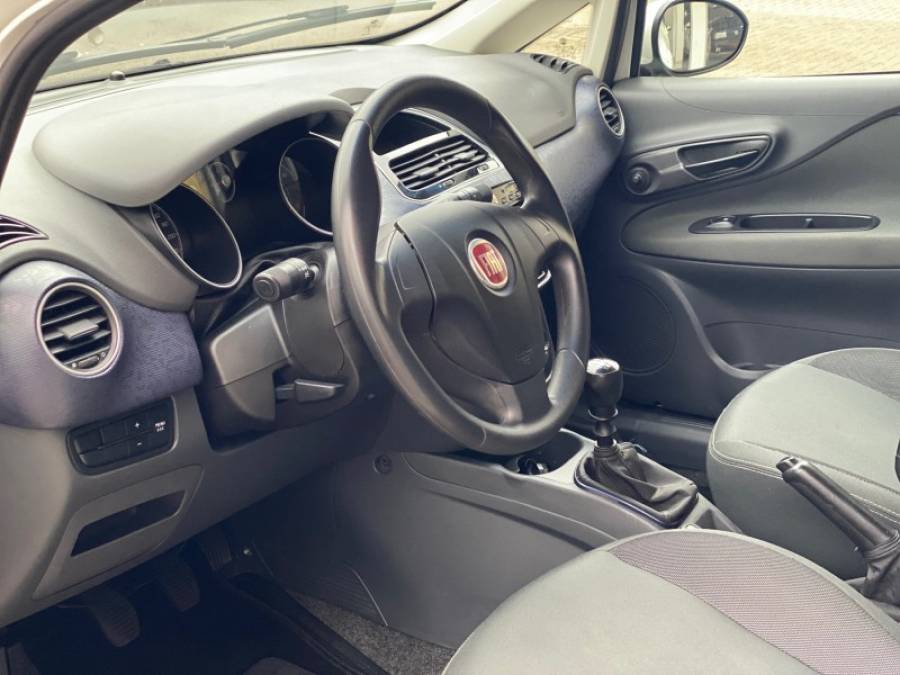 FIAT - PUNTO - 2014/2015 - Branca - R$ 44.900,00