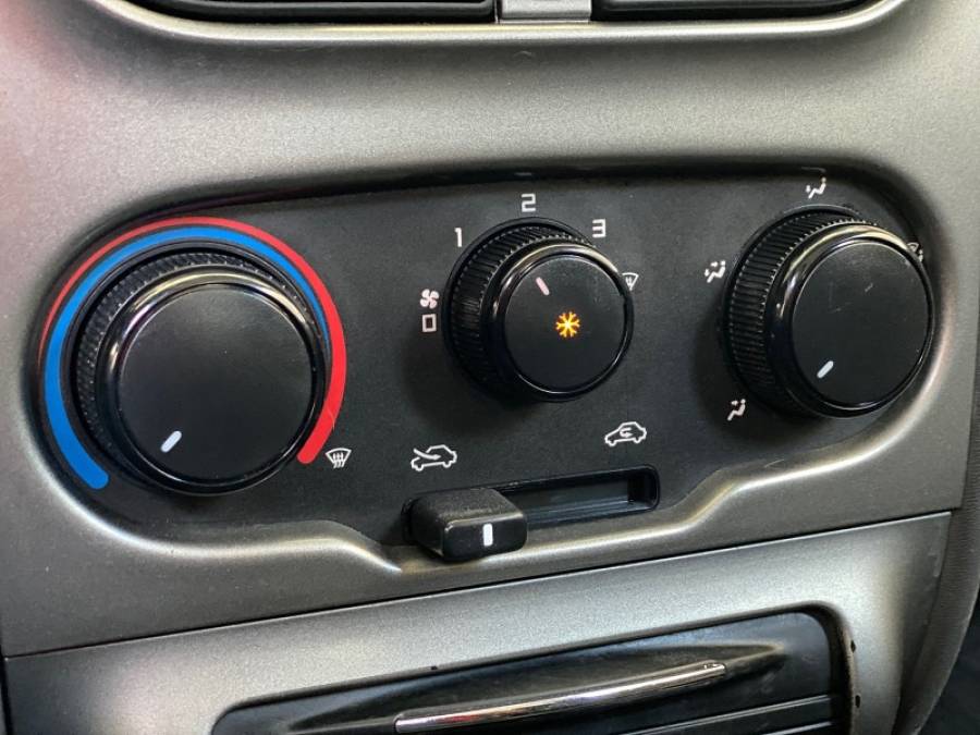 FIAT - PALIO - 2013/2013 - Prata - R$ 39.900,00