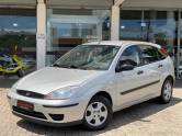 FORD - FOCUS - 2005/2006 - Prata - R$ 28.900,00