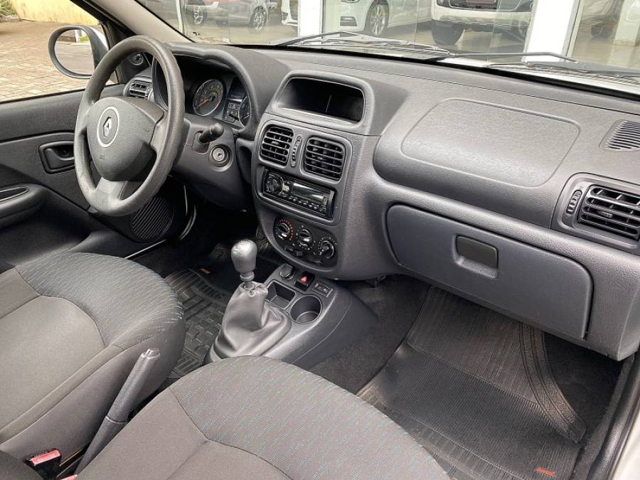 RENAULT - CLIO - 2016/2016 - Branca - R$ 37.900,00