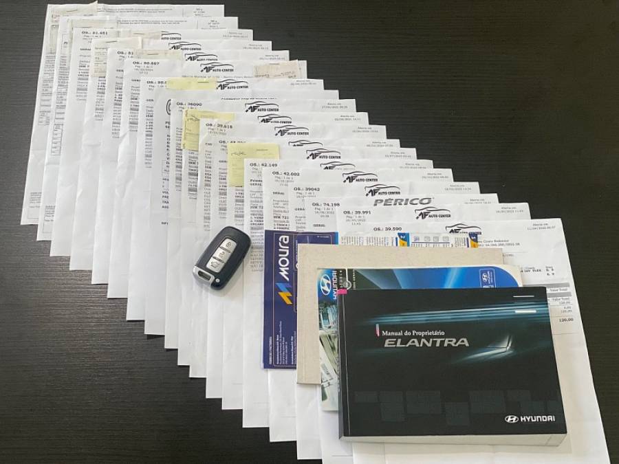 HYUNDAI - ELANTRA - 2012/2012 - Prata - R$ 65.900,00