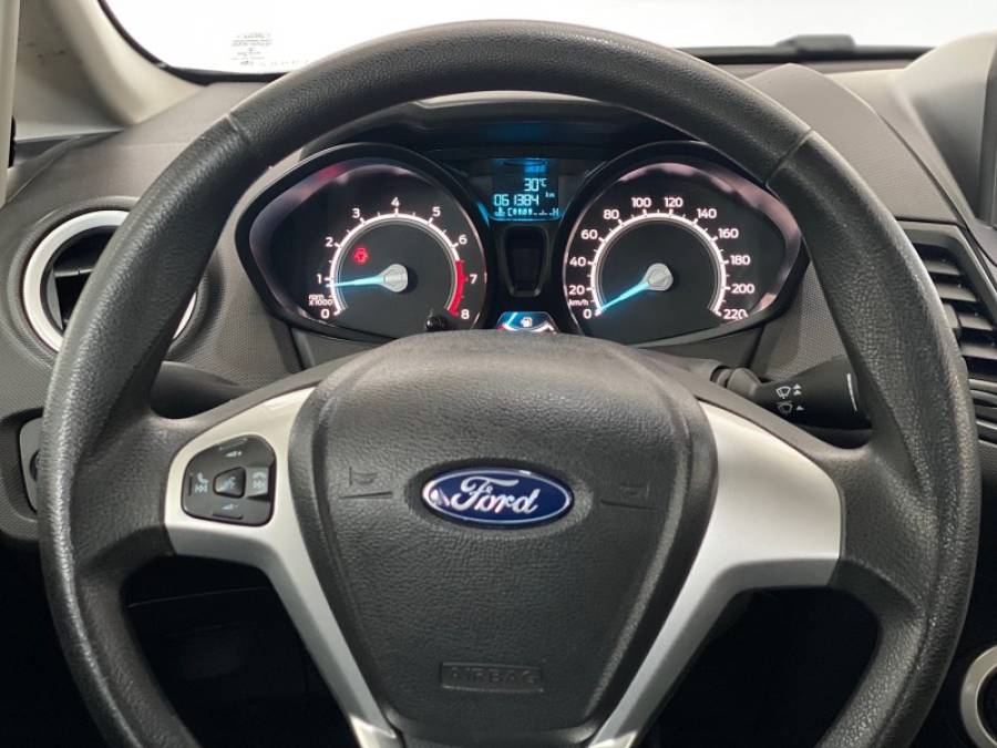 FORD - FIESTA - 2018/2019 - Vermelha - R$ 61.900,00