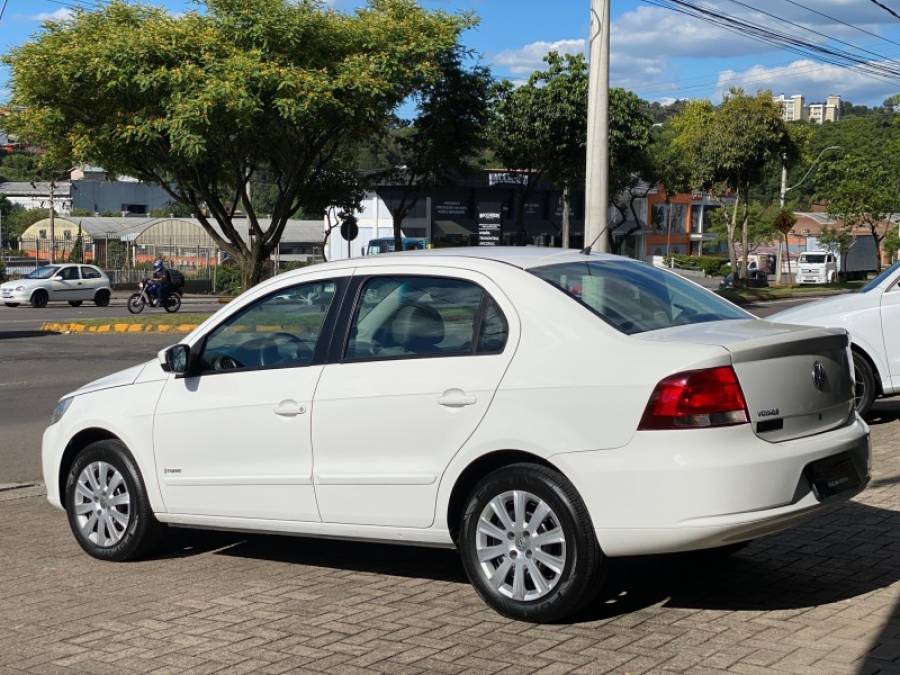 VOLKSWAGEN - VOYAGE - 2013/2013 - Branca - R$ 37.900,00