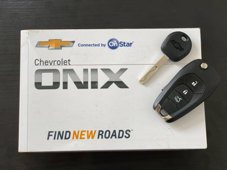 CHEVROLET - ONIX - 2019/2019 - Branca - R$ 61.900,00