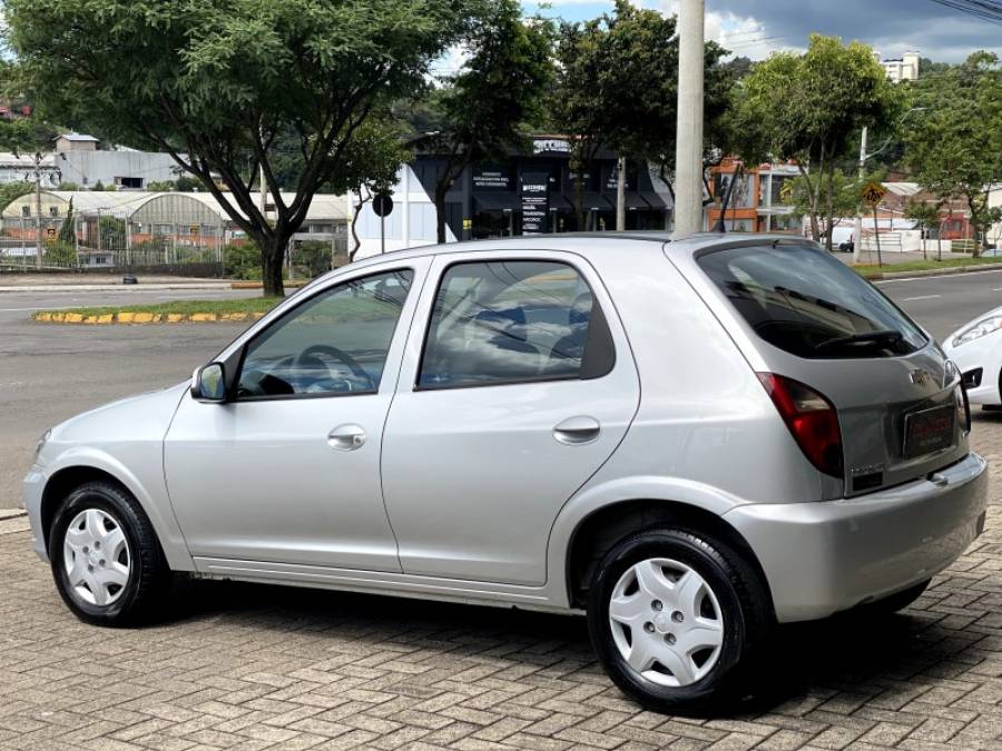 CHEVROLET - CELTA - 2013/2013 - Prata - R$ 35.900,00