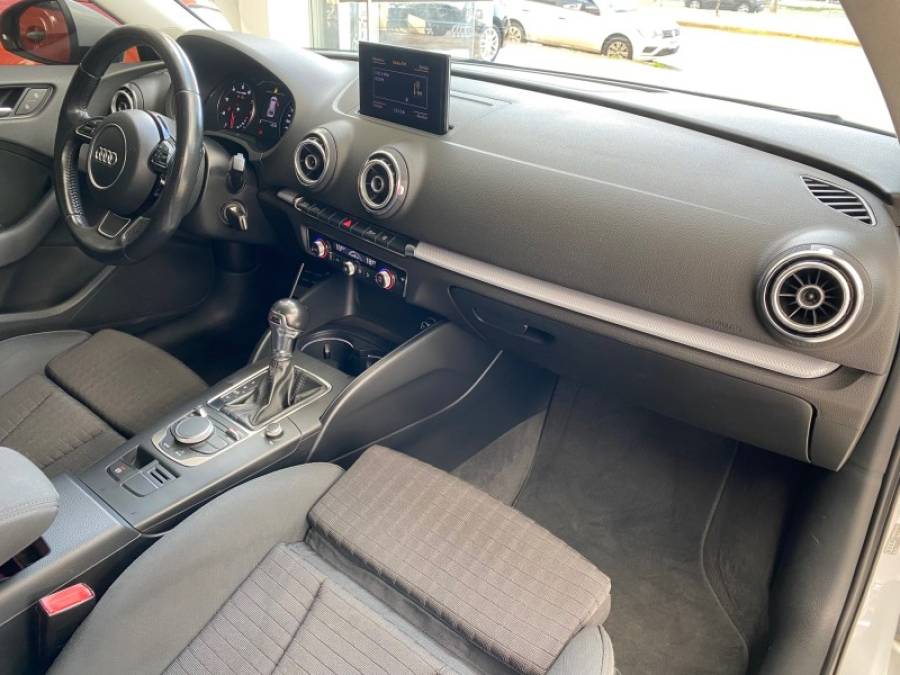 AUDI - A3 - 2014/2014 - Branca - R$ 84.900,00