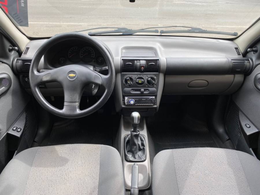 CHEVROLET - CLASSIC - 2013/2013 - Prata - R$ 35.900,00