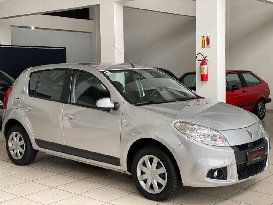 RENAULT - SANDERO - 2012/2013 - Prata - R$ 40.900,00