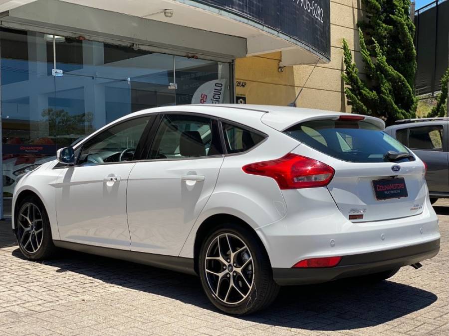FORD - FOCUS - 2016/2016 - Branca - R$ 66.900,00