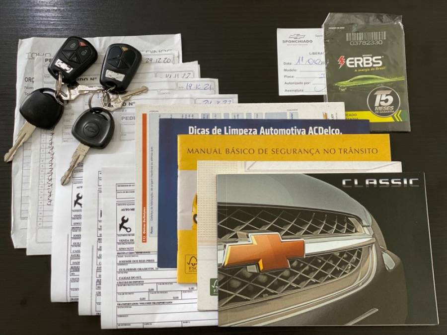 CHEVROLET - CLASSIC - 2013/2013 - Prata - R$ 28.900,00