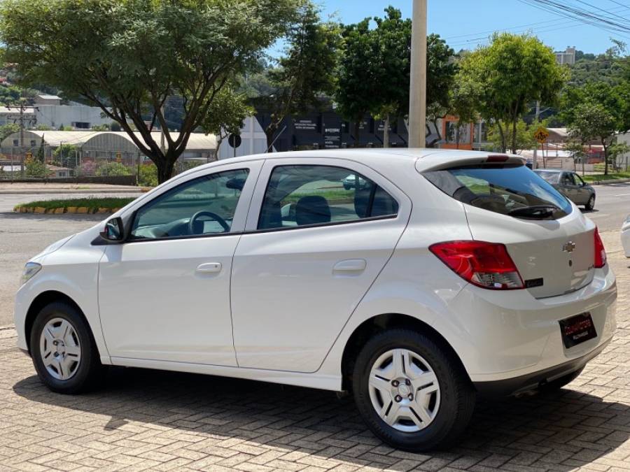 CHEVROLET - ONIX - 2013/2013 - Branca - R$ 45.900,00