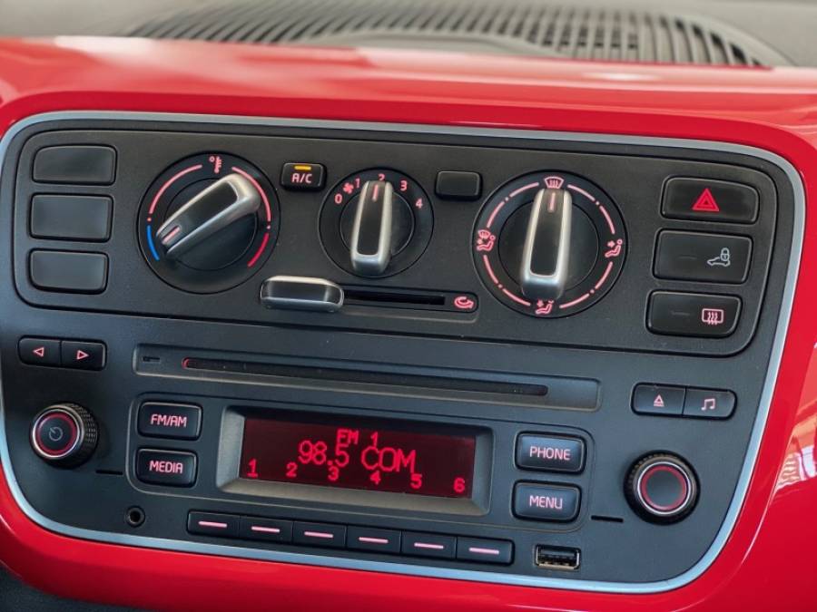 VOLKSWAGEN - UP - 2015/2015 - Vermelha - R$ 43.900,00