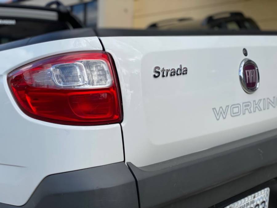 FIAT - STRADA - 2016/2016 - Branca - R$ 52.900,00