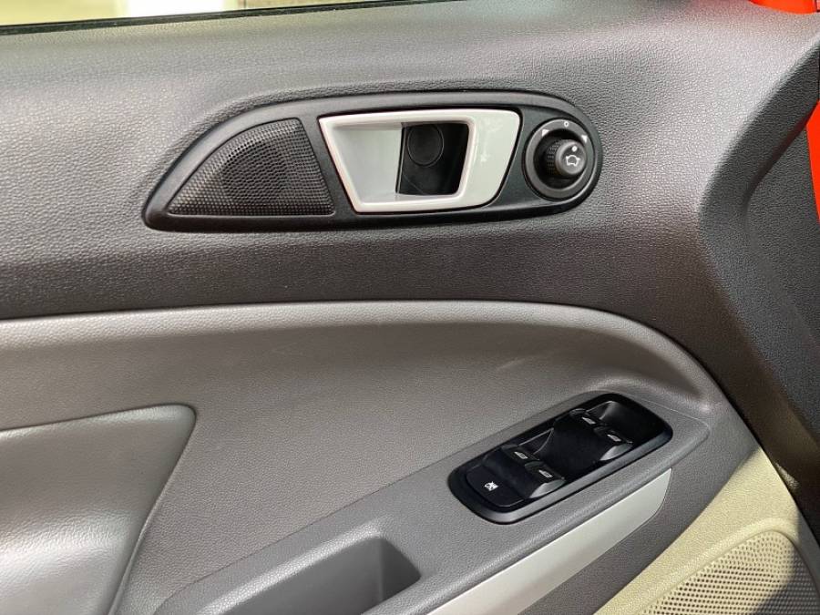 FORD - ECOSPORT - 2015/2015 - Laranja - R$ 57.900,00