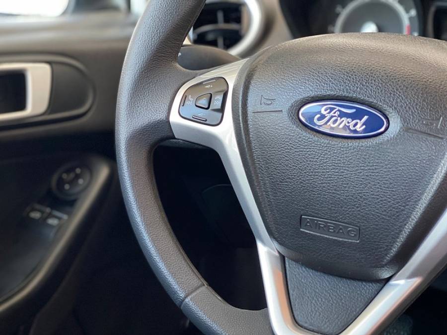 FORD - FIESTA - 2019/2019 - Branca - R$ 59.900,00