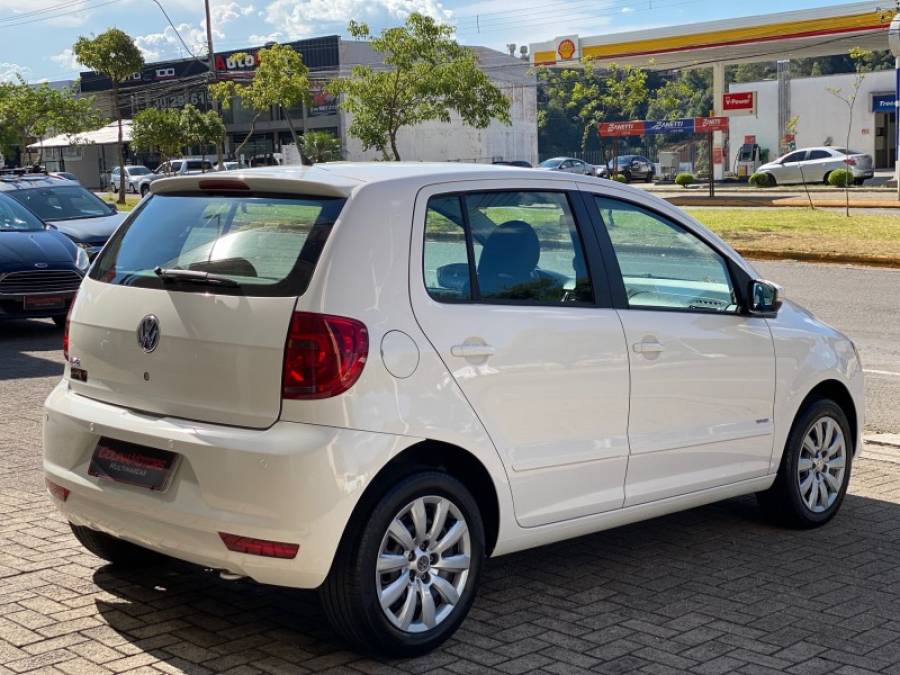 VOLKSWAGEN - FOX - 2013/2013 - Branca - R$ 37.900,00