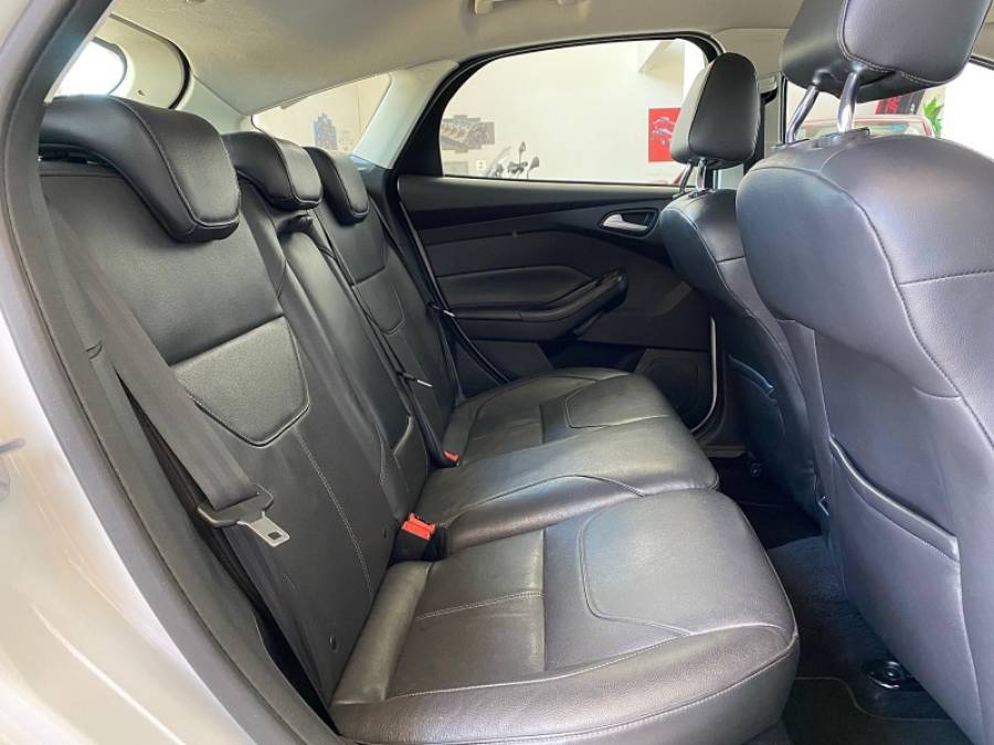 FORD - FOCUS - 2016/2016 - Branca - R$ 66.900,00