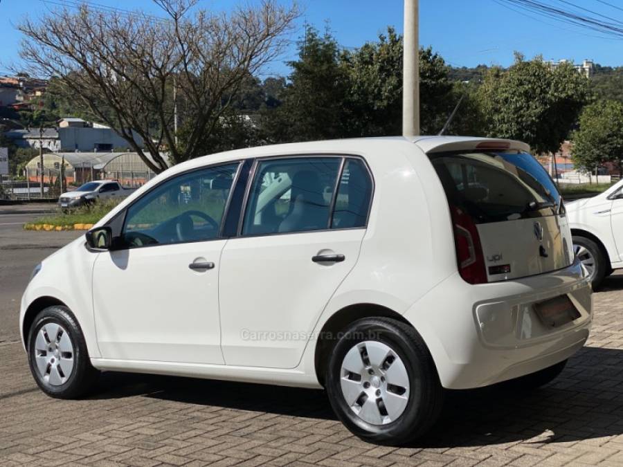 VOLKSWAGEN - UP - 2017/2017 - Branca - R$ 46.900,00