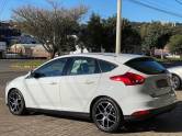 FORD - FOCUS - 2016/2016 - Branca - R$ 64.900,00