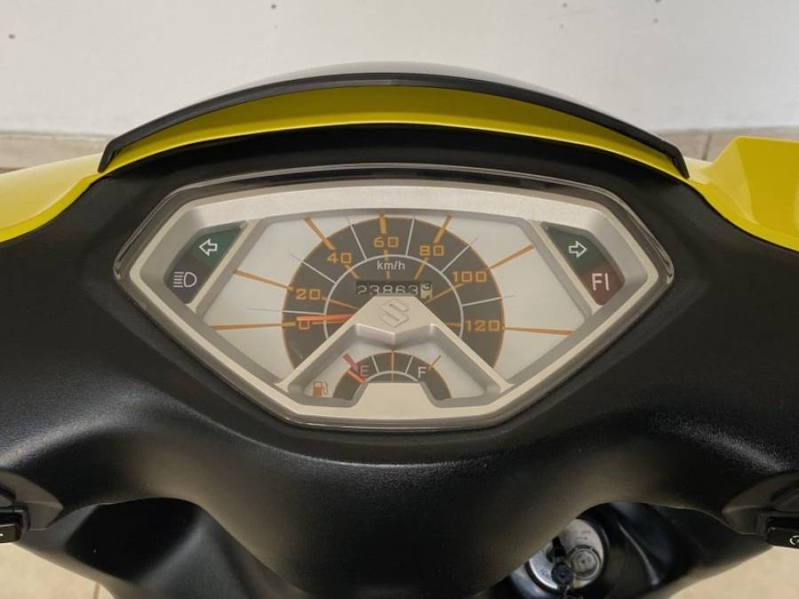 SUZUKI - BURGMAN - 2013/2014 - Amarela - R$ 9.900,00